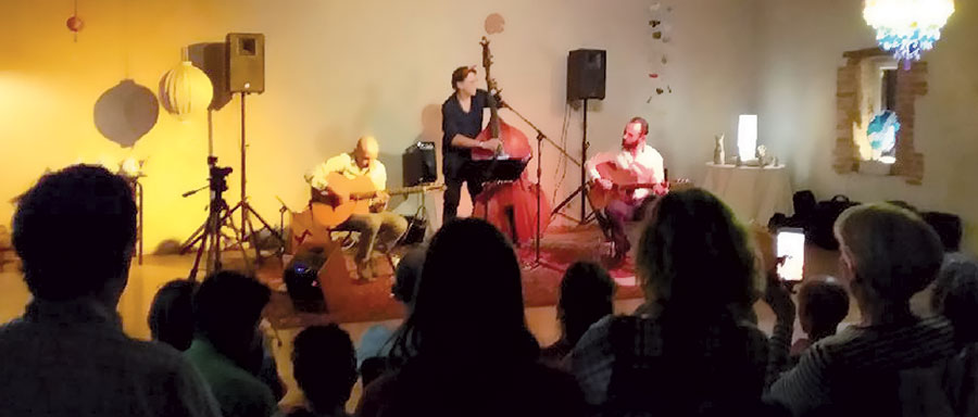 Diabolo Swing Trio