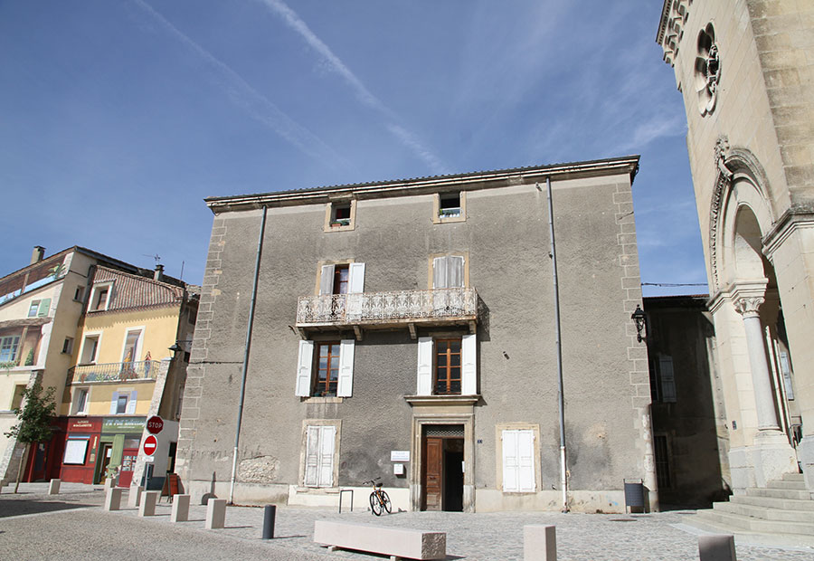 Photo de la façade de l'immeuble Barnier